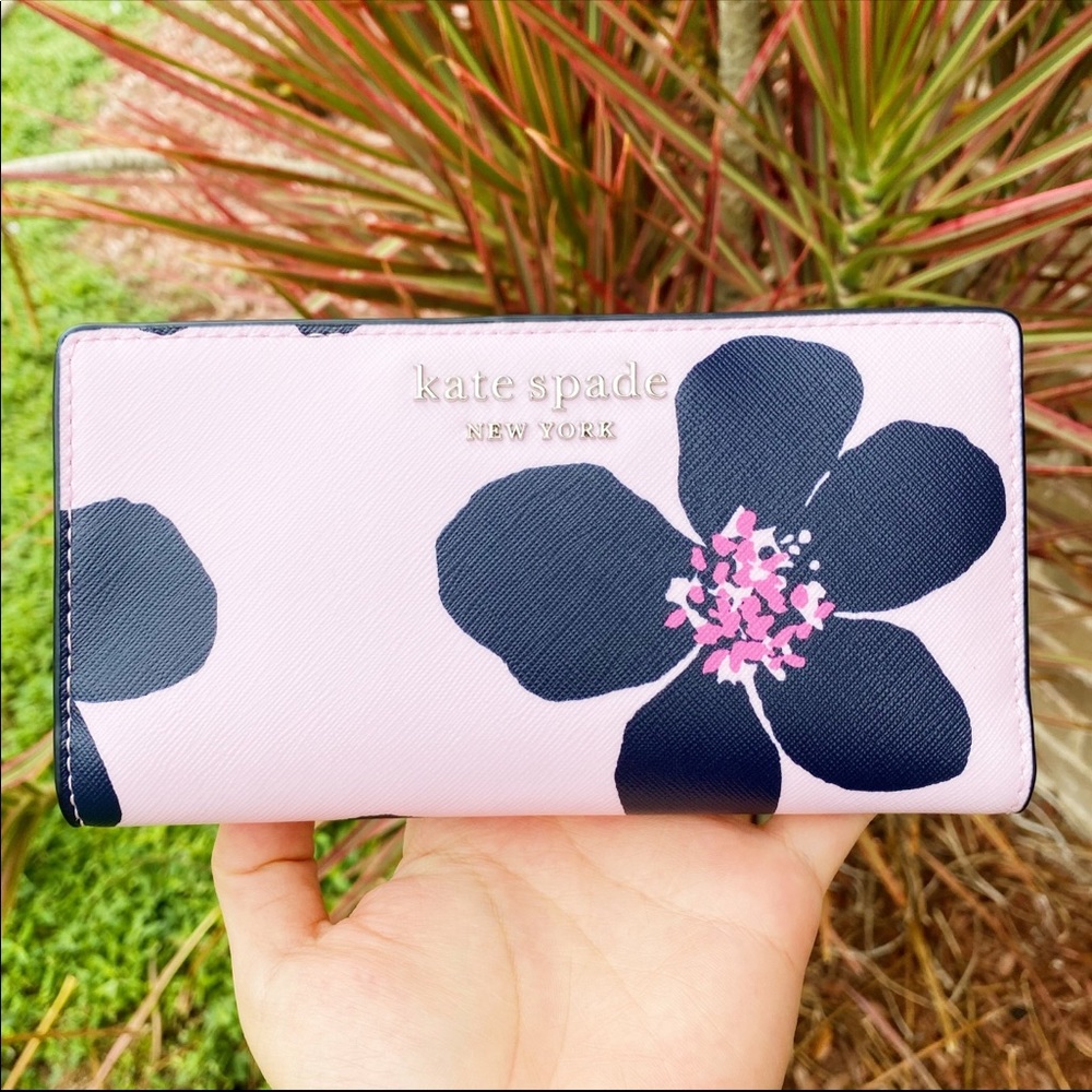 Gabysbags💞👜-Kate Spade Floral Bifold Wallet - Picture 2 of 4